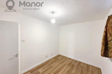 WhatsApp Image 2025-10-10 at 15.58.06 (5)