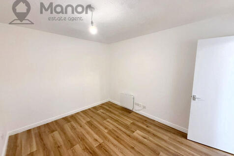 WhatsApp Image 2025-10-10 at 15.58.07 (1)