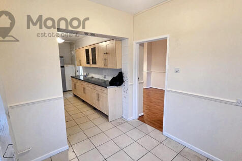 WhatsApp Image 2025-10-21 at 15.36.00 (1)