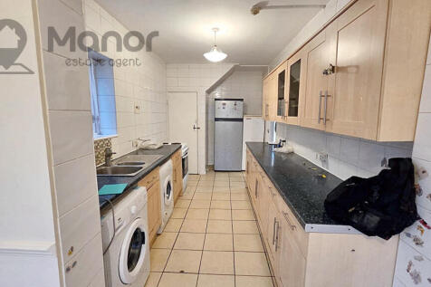 WhatsApp Image 2025-10-21 at 15.36.00 (2)