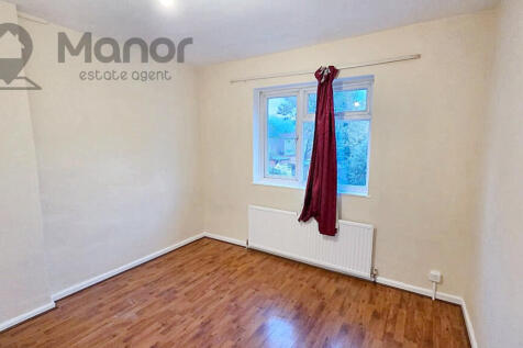 WhatsApp Image 2025-10-21 at 15.36.03 (1)