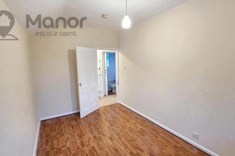 WhatsApp Image 2025-10-21 at 15.36.02 (2)