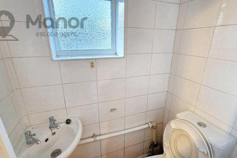 WhatsApp Image 2025-10-21 at 15.36.02 (1)