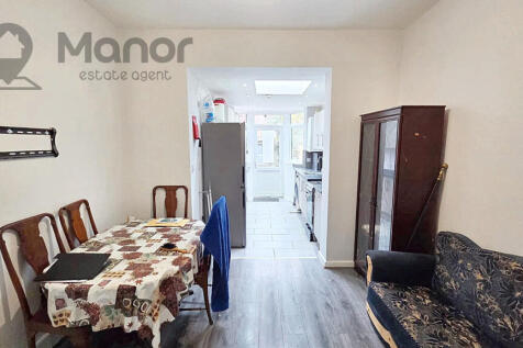 WhatsApp Image 2025-11-07 at 15.22.58 (1)