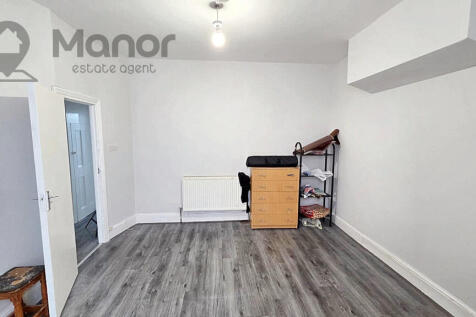 WhatsApp Image 2025-11-07 at 15.22.59 (1)