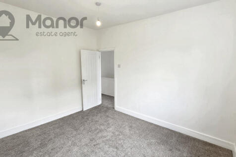 WhatsApp Image 2025-05-23 at 17.21.02 (1)