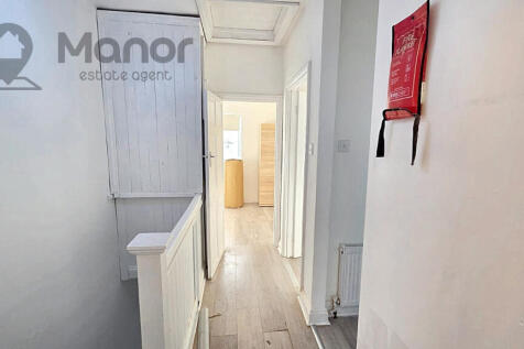 WhatsApp Image 2025-11-19 at 14.38.31