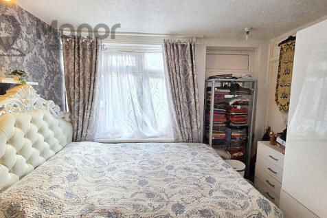 WhatsApp Image 2025-11-19 at 11.34.23