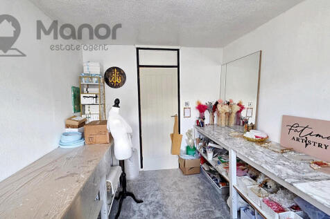 WhatsApp Image 2025-11-19 at 11.34.24 (1)