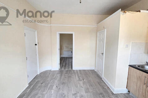 WhatsApp Image 2025-11-19 at 13.48.37 (2)