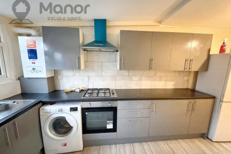 WhatsApp Image 2025-11-23 at 00.39.12