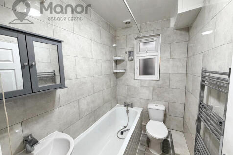 WhatsApp Image 2025-11-23 at 00.39.11