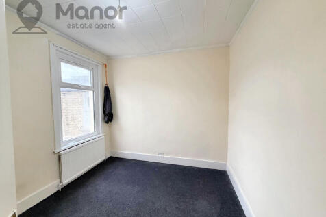 WhatsApp Image 2025-11-23 at 01.02.54 (2)