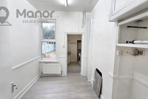 WhatsApp Image 2025-11-22 at 21.13.52 (2)