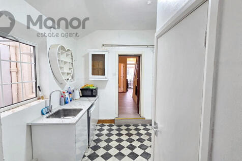 WhatsApp Image 2025-11-22 at 21.52.47 (1)