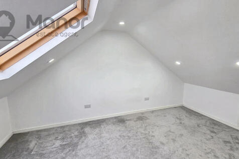 WhatsApp Image 2025-11-22 at 21.52.39 (1)