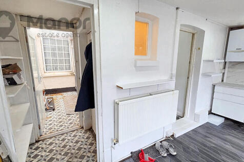 WhatsApp Image 2025-11-22 at 21.52.48 (2)