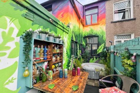bar area in garden
