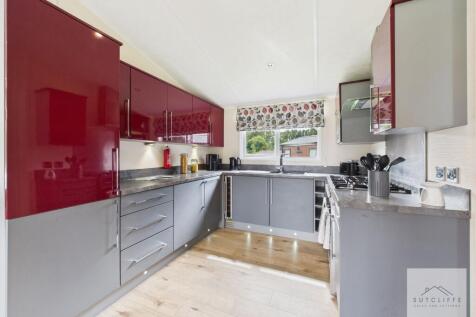 Kitchen / Living Area