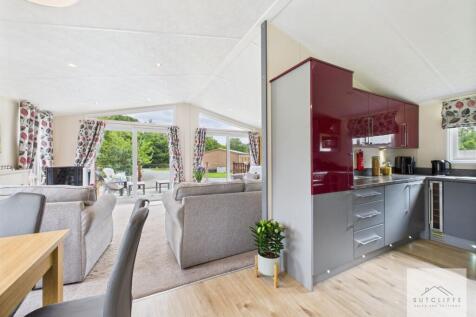 Kitchen / Living Area