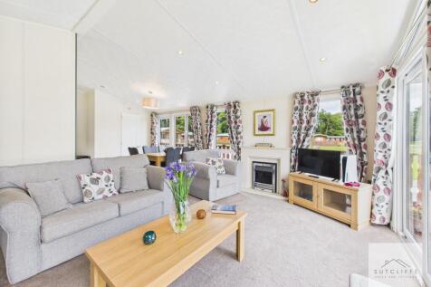 Kitchen / Living Area