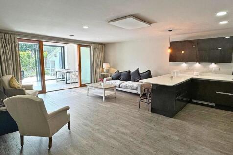 Open Plan Kitchen/Living Area