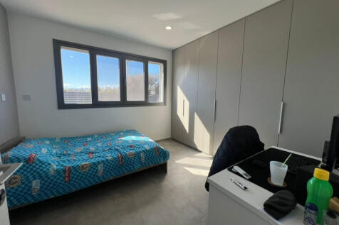 bedroom 03