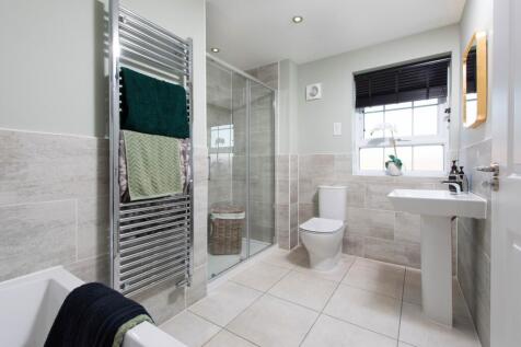 View of the large en suite in the Lichfield 5 bedroom home