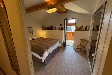 Top Floor Master Bed