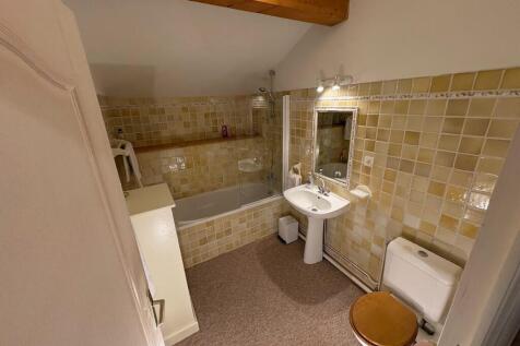 Top Floor Bathroom 1