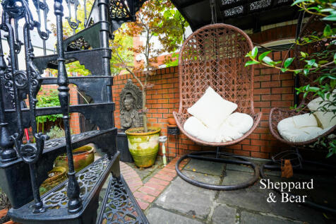 Courtyard garden