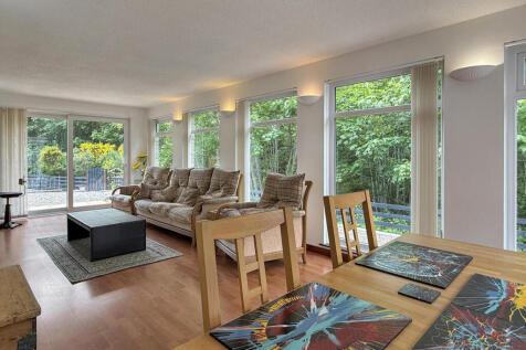  Sunroom/Dining Room