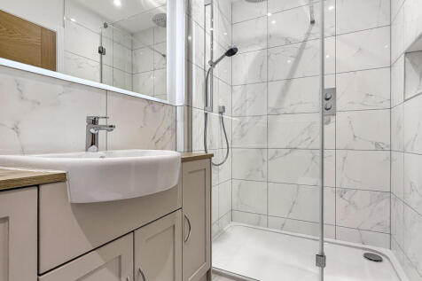 En-Suite Bathroom