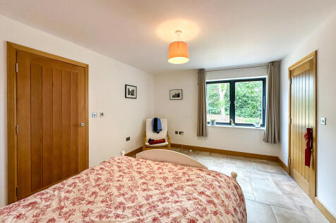 Bedroom 5 (1)