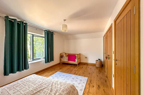 Bedroom 2 (2)