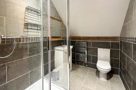 Flat 7 Shower Roo...