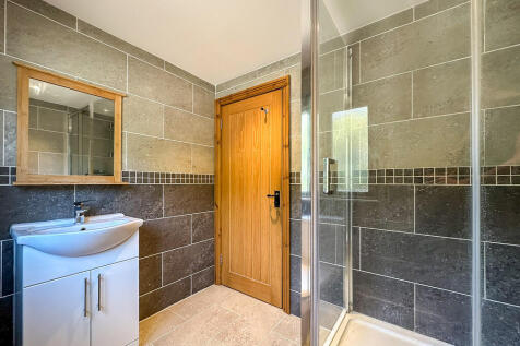 Shower Room (2)