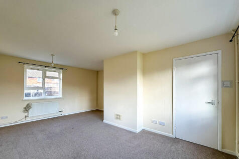 Living Room (2)
