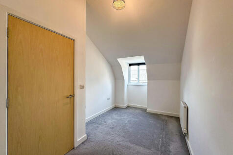 Bedroom 1(2)