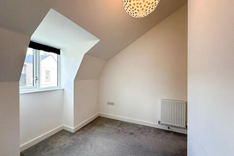 Bedroom 2 (2)