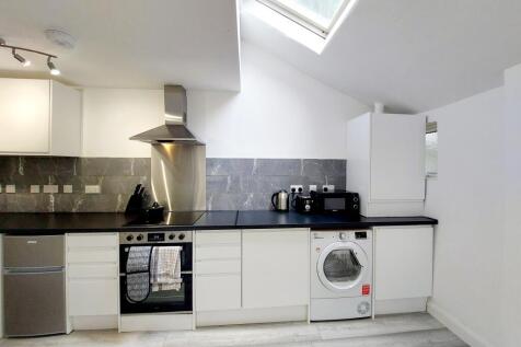 Main communal Kitchen 