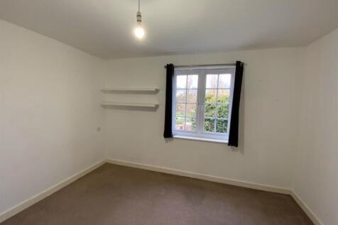 24-Clough-Close-Bed-2.jpg