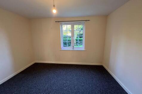 20-Clough-Close-Bed-2.jpg
