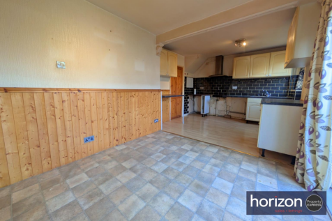 Kitchen/ Dining Area