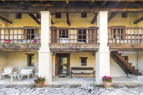 8c01b70c-783c-4a9e-9a23-410975c99d7e_original