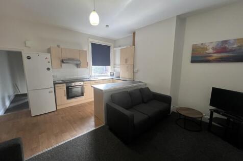 271a Ecclesall open plan lounge.jpg