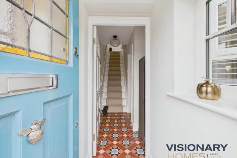 CAM03522G0-PR0220-STILL021