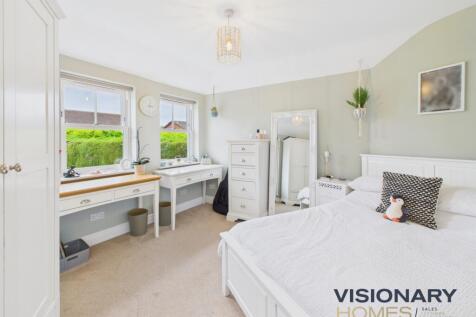 CAM03522G0-PR0220-STILL037