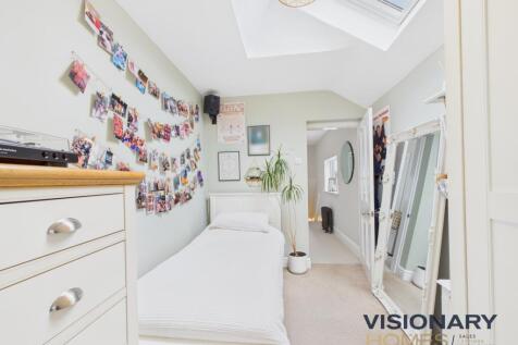 CAM03522G0-PR0220-STILL040