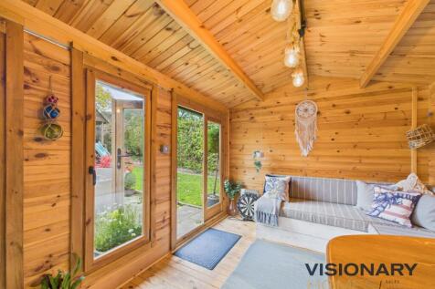 CAM03522G0-PR0220-STILL048